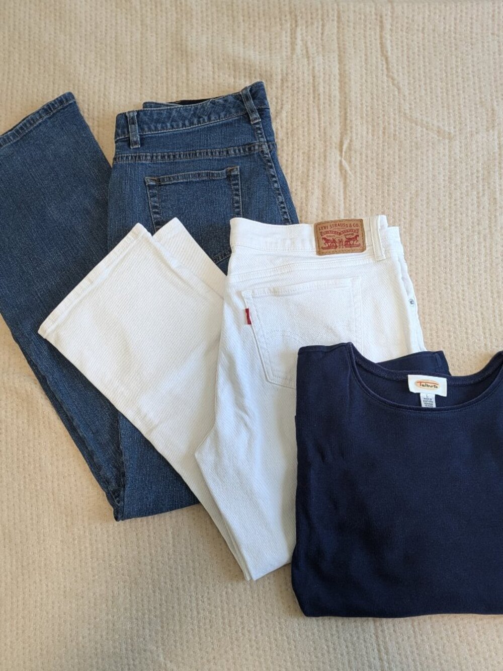👖 Women's Denim & Tee Bundle - Woolrich Jeans + Levi's Capris + Talbots Tee